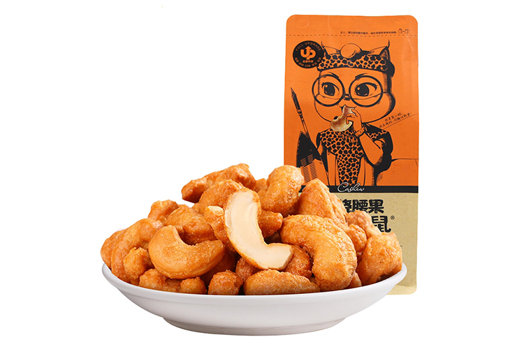 THREE SQUIRRELS CHARCOAL ROASTED CASHEW NUTS 185G